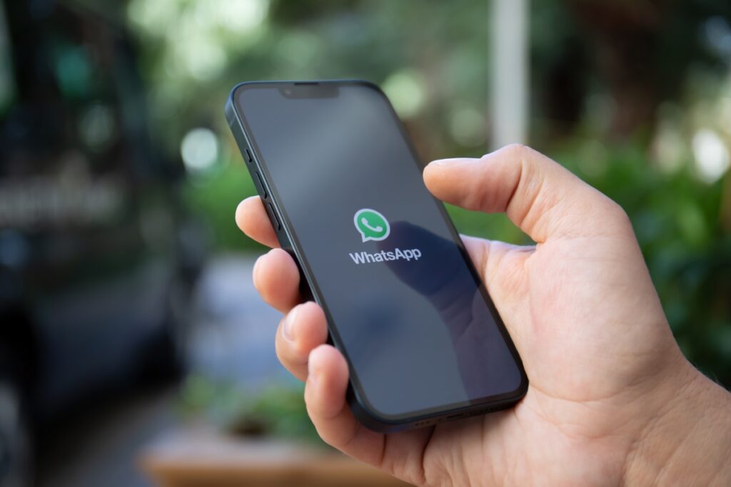 Jejaki Sembang WhatsApp pada Telefon Lain