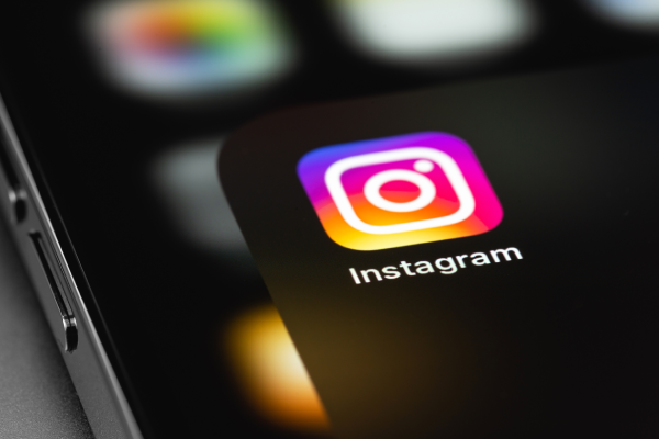 Melihat Aktivitas Seseorang di Instagram